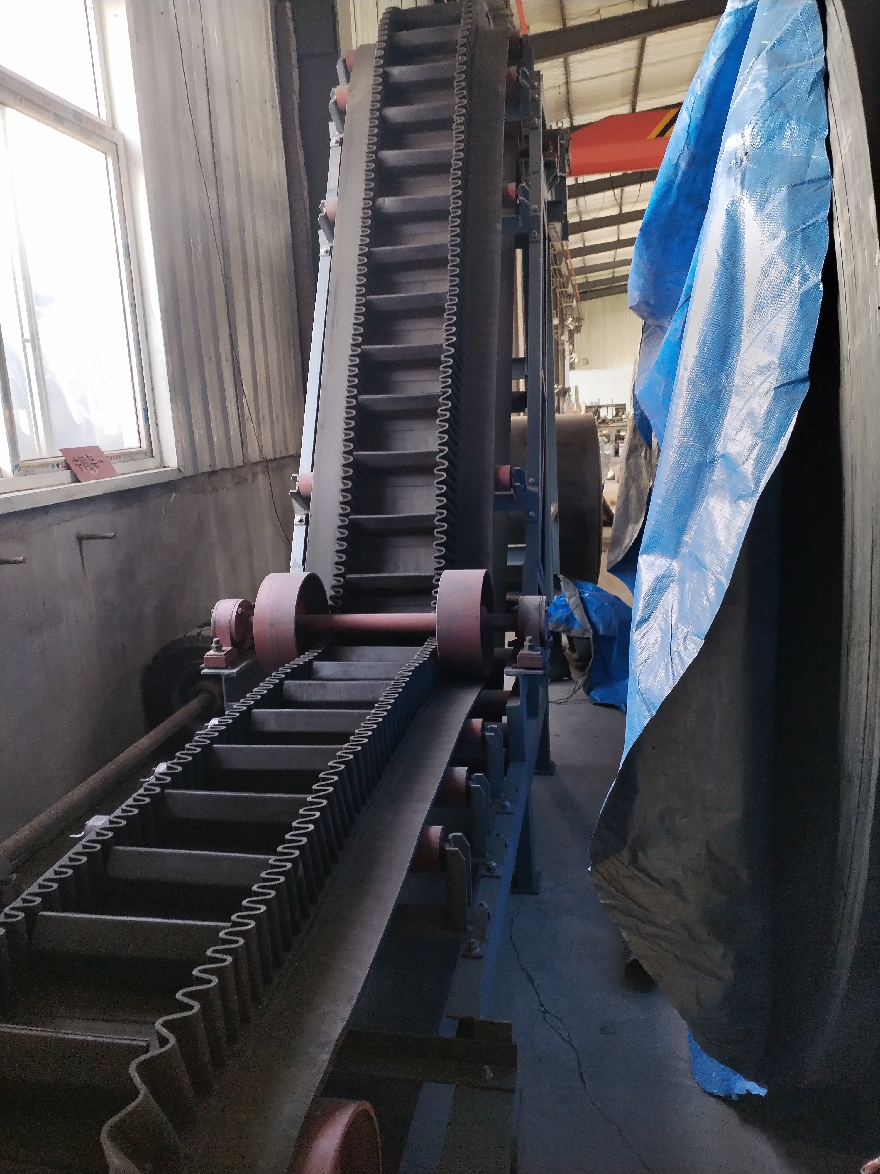 北京帶式輸送機,青島樂途行工業設備.jpg 北京帶式輸送機,青島樂途行工業設備.jpg